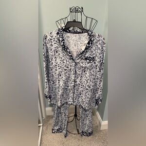 New Vera Bradley 2 piece pajama set in Perennials Misty Surf White Navy 2X 2XL